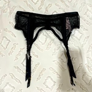 Victoria’s Secret Dream Angels Black Lace Garter Belt S XS